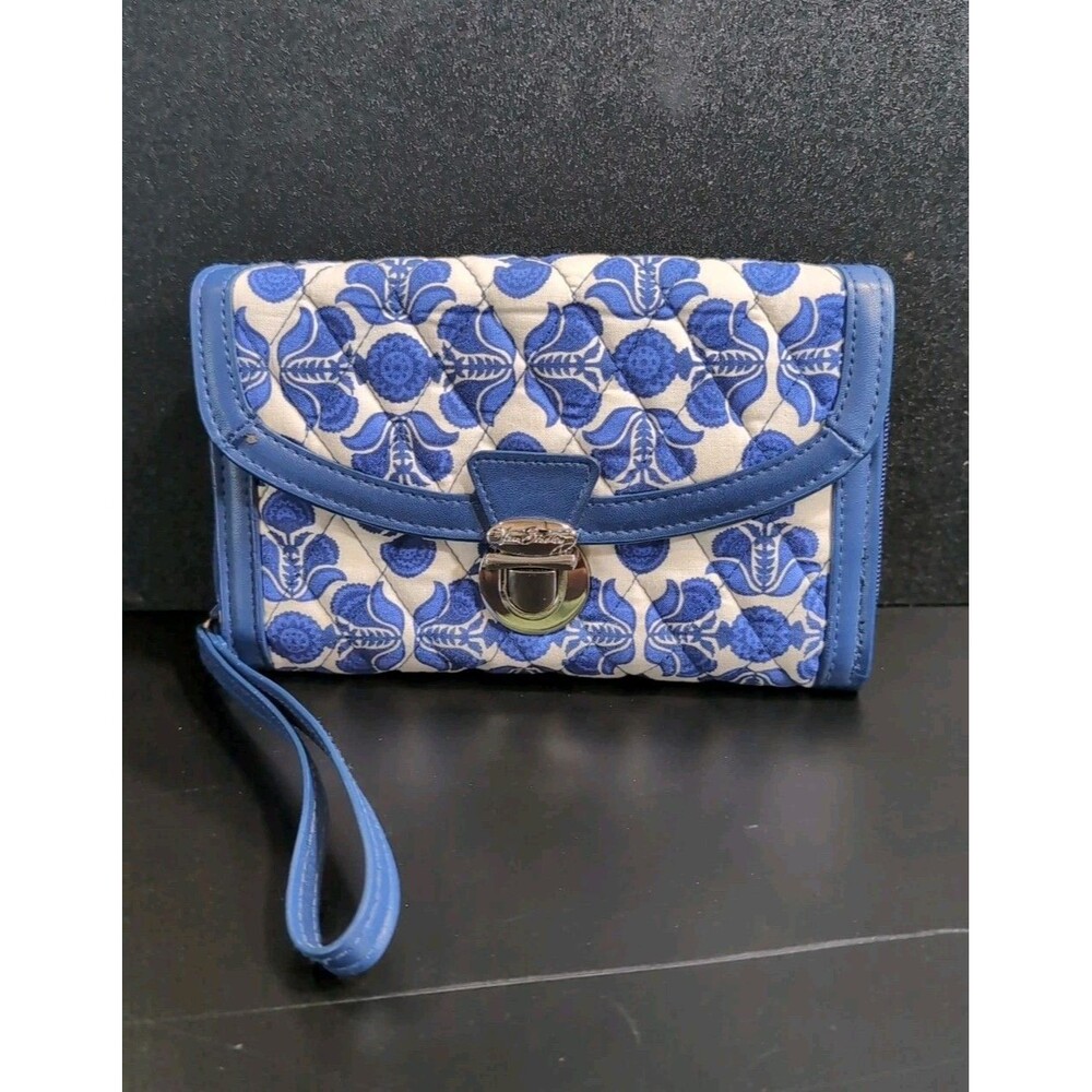 VERA BRADLEY COBALT BLUE TILES WRISTLET WALLET TRIFOLD ID SLOTS CARD CASH